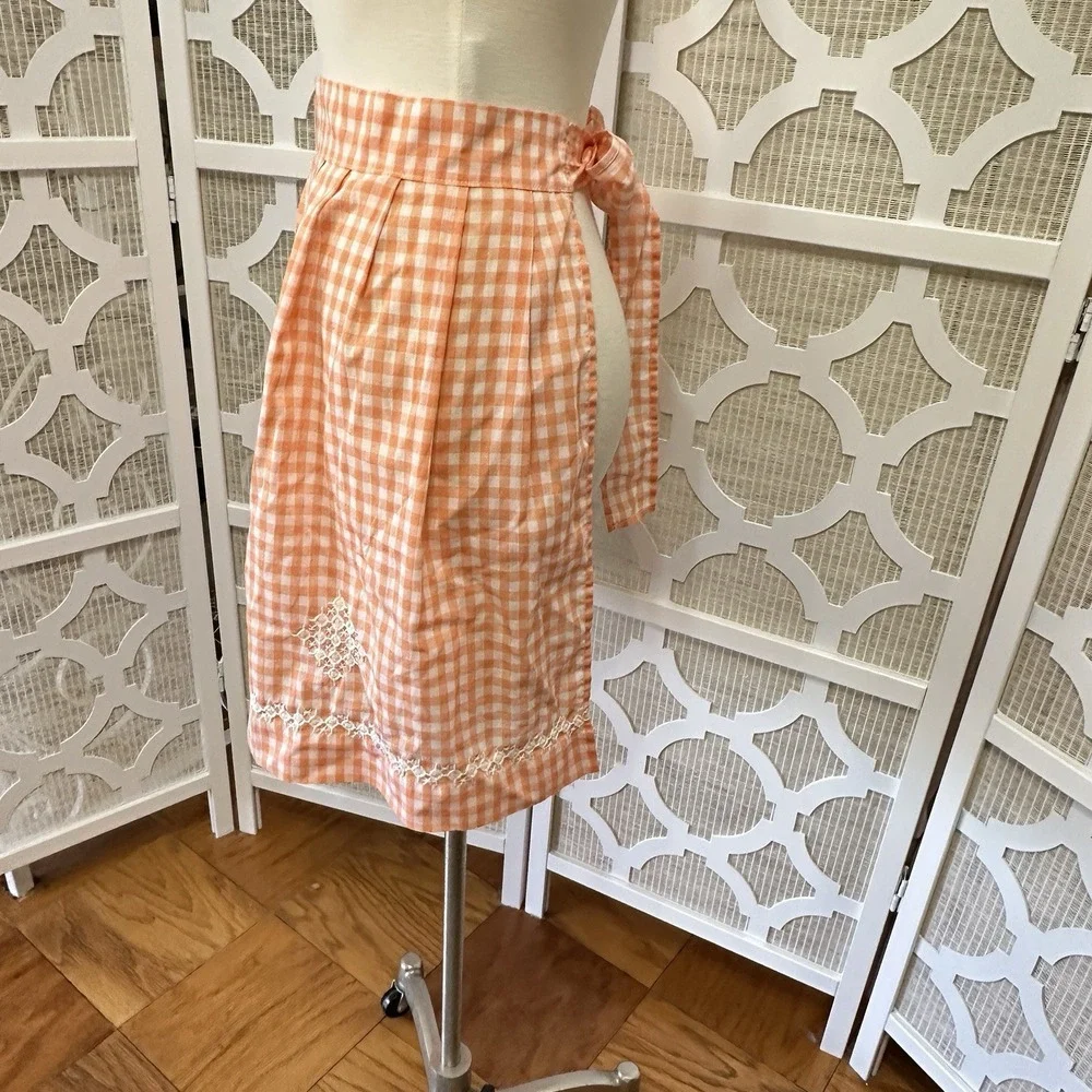 Vintage Gingham Check Half Waist Apron Embroidered Peach Cottagecore Trad‎ Wife